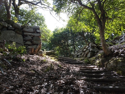 東坂の上城門