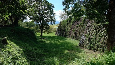 本丸と二の丸間の空堀