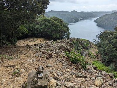 東南角石塁