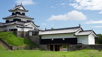 三重櫓と前御門