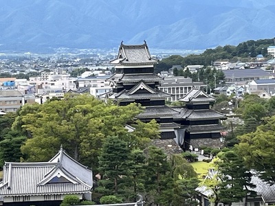 松本市役所展望台からの天守閣