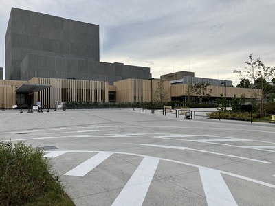 高槻城公園芸術文化劇場・南館。