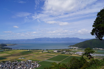 西の丸跡から眺める琵琶湖