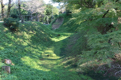 内堀と土塁