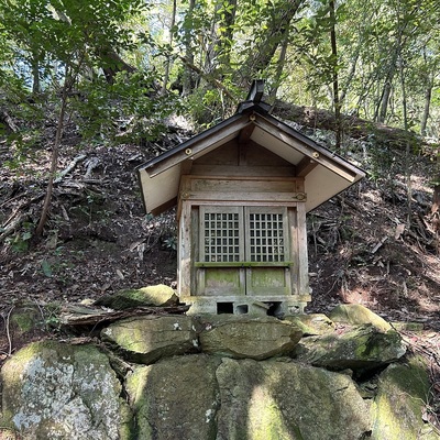 本丸下祠