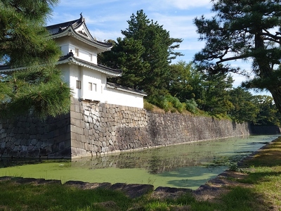 外堀沿いの石垣