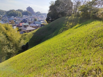 土塁と斜面