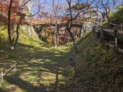 内堀より見た桜雲橋