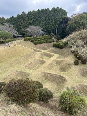 西櫓を取り囲む障子堀