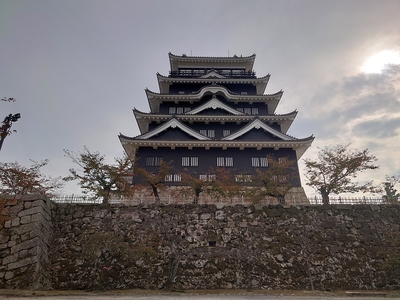 鉄板張りのある北側から見た福山城天守