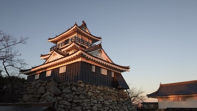 夕暮れの浜松城