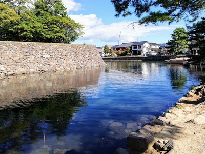 城山内堀川の様子