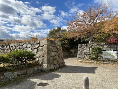 東不明門跡