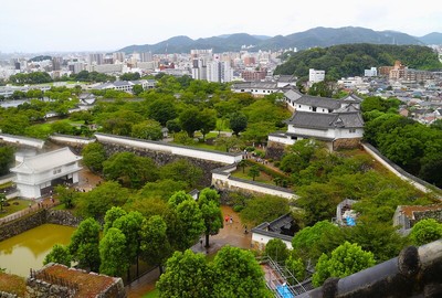 乾小天守より西の丸方面を望む