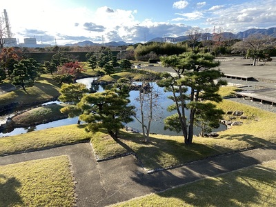 天守台からの本丸御殿 本丸庭園跡