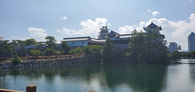 今治城前 バス停より