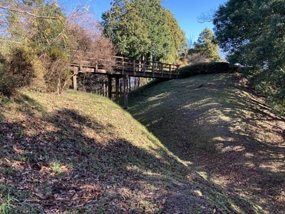 河村城　堀切と復興橋