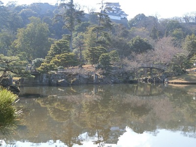 庭園から逆さ天守