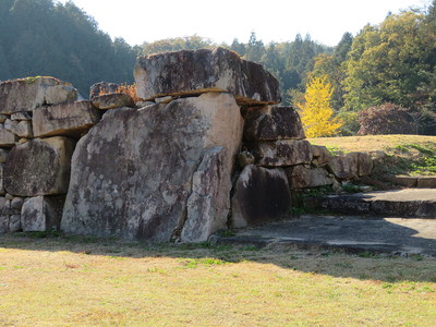 正門跡の巨石