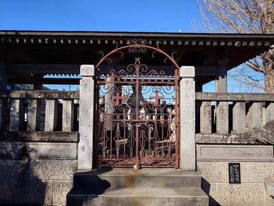岡部六弥太忠澄の墓