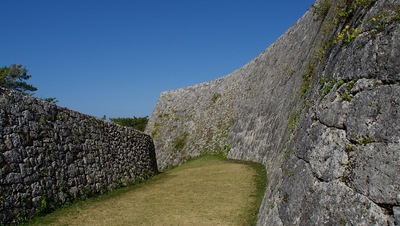 城壁の曲線（二の郭）