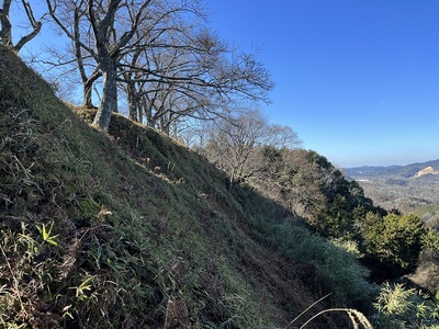 曲輪Ⅱの切岸