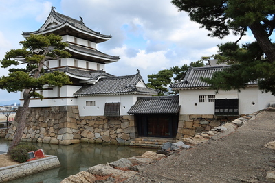 月見櫓・水手御門・渡り櫓