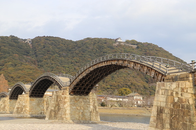 天守と錦帯橋