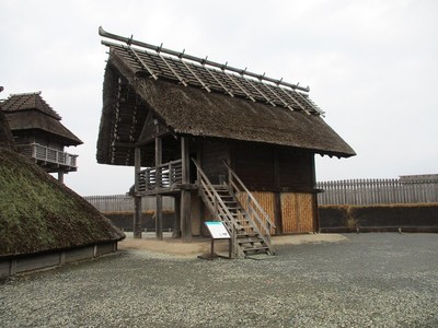 高床住居