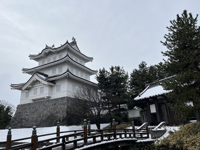 雪景色の三階櫓