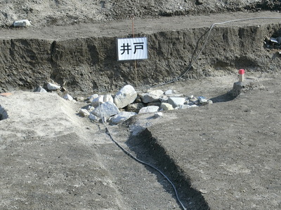 坂本城・発掘された井戸跡