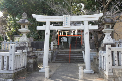 忍陵神社の鳥居