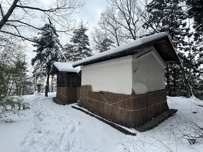 冬支度の天童神社