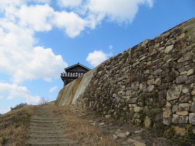 石垣と西門