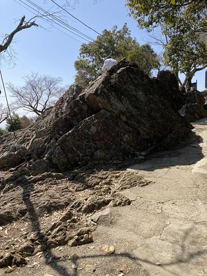 烏帽子岩