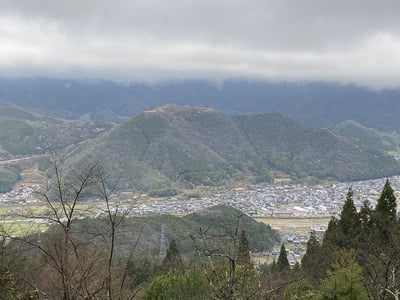 城址遠景(立雲峡テラス)