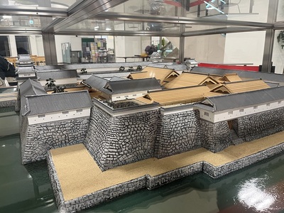 南から見た津城本丸・西の丸1/100復元模型