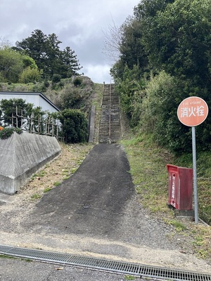 主廓への登城口(神社への参道)