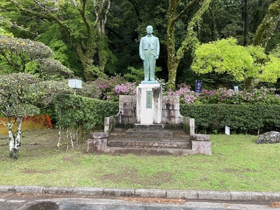 村上勇先生の銅像