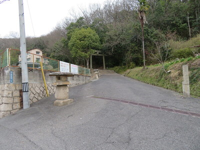 西側入口（天神社参道入口）