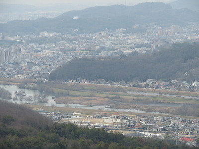 龍の口城から遠景（ズーム）