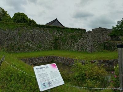 三の丸広場からの北東側石垣