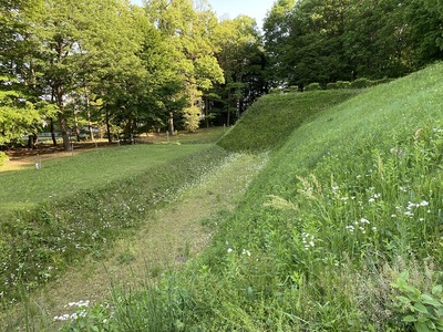 空堀と櫓台跡(奥方)