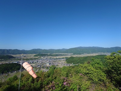 光秀勝どき岩付近にあるオレンジ吹流し