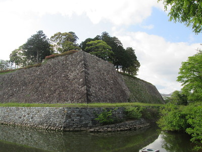 三の丸より　天守台石垣