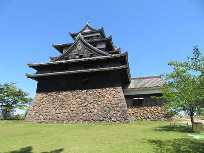 松江城天守（西から）