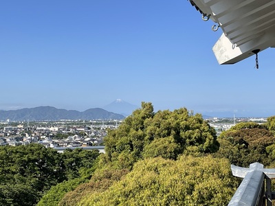 天守より富士山を望む