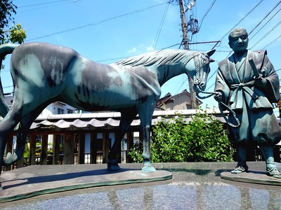 山内一豊公の銅像