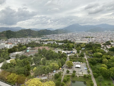 県庁展望台から天守台発掘現場方面