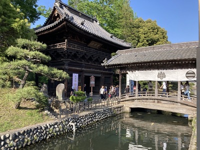 山門と太鼓橋